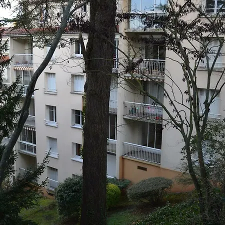 Sejourpoitiers ★ Charmant ★ 1 Separee ★ 300m De La Gare Et Acces Direct Au Coeur Historique *